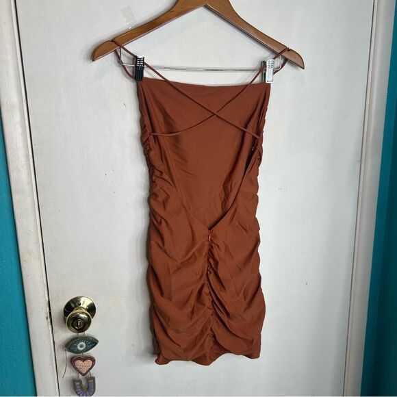 Superdown mini scrunched burnt orange crisscross spaghetti straps - Picture 3 of 5